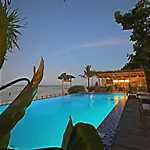 Coco Beach Hotel